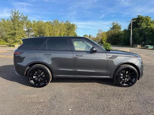 2025 Land Rover Range Rover Sport P360 SE