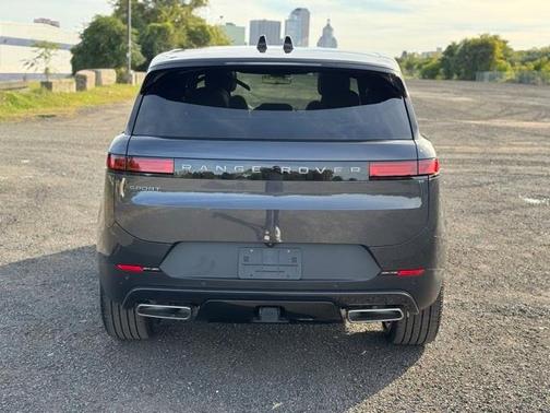 2025 Land Rover Range Rover Sport P360 SE