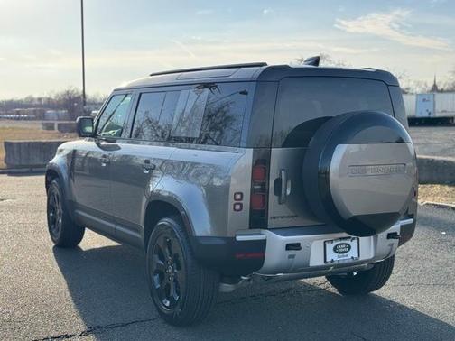 2025 Land Rover Defender P300