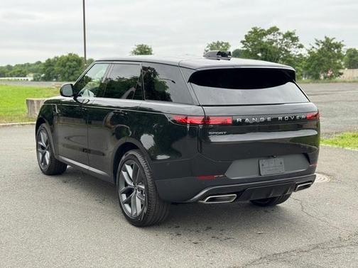 2025 Land Rover Range Rover Sport P360 SE