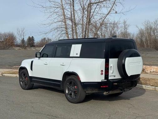 2023 Land Rover Defender X-Dynamic SE