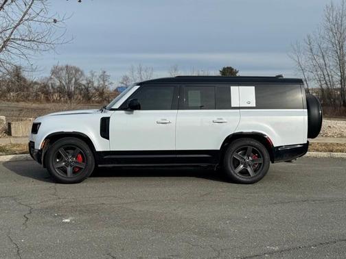 2023 Land Rover Defender X-Dynamic SE