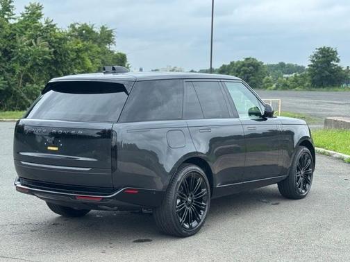 2025 Land Rover Range Rover P400 SE