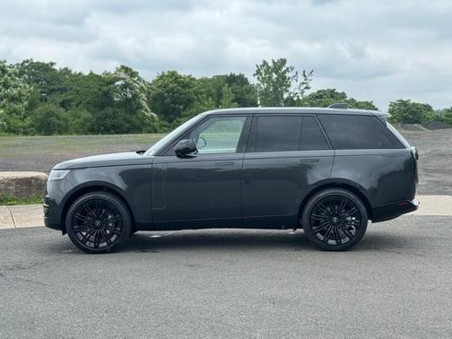 2025 Land Rover Range Rover P400 SE