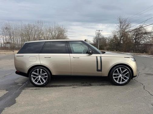2025 Land Rover Range Rover P400 SE