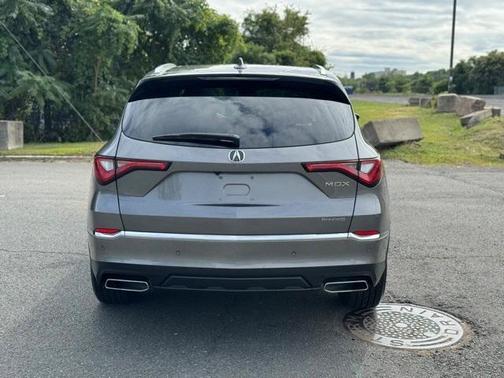 2022 Acura MDX Advance