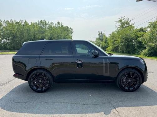 2025 Land Rover Range Rover P400 SE