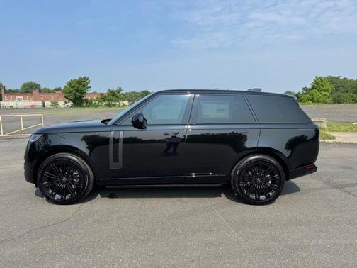 2025 Land Rover Range Rover P400 SE