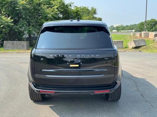 2025 Land Rover Range Rover P400 SE