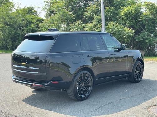 2025 Land Rover Range Rover P400 SE