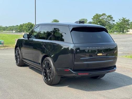 2025 Land Rover Range Rover P400 SE