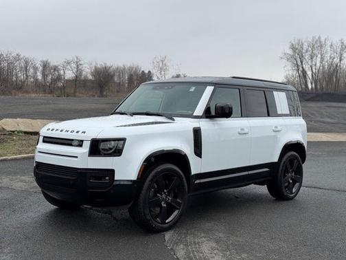 2025 Land Rover Defender P400 X-Dynamic SE