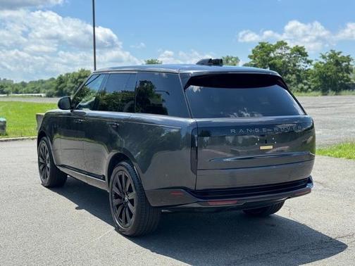 2025 Land Rover Range Rover P400 SE