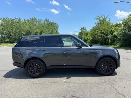 2025 Land Rover Range Rover P400 SE