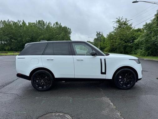 2025 Land Rover Range Rover P550e SE
