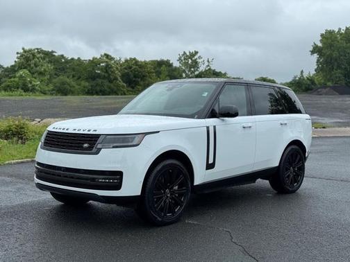 2025 Land Rover Range Rover P550e SE