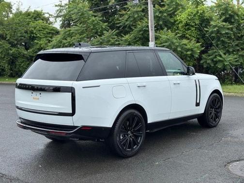 2025 Land Rover Range Rover P550e SE