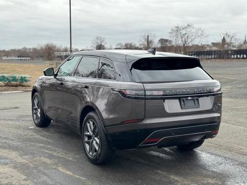 2026 Land Rover Range Rover Velar Dynamic SE