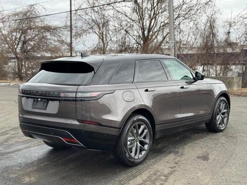 2026 Land Rover Range Rover Velar Dynamic SE