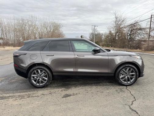 2026 Land Rover Range Rover Velar Dynamic SE