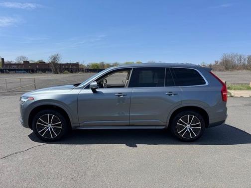 2020 Volvo XC90 T5 Momentum 7 Passenger