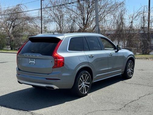 2020 Volvo XC90 T5 Momentum 7 Passenger