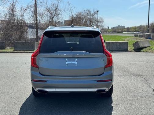 2020 Volvo XC90 T5 Momentum 7 Passenger