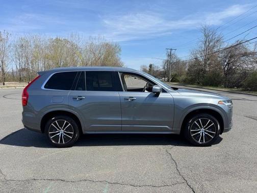 2020 Volvo XC90 T5 Momentum 7 Passenger
