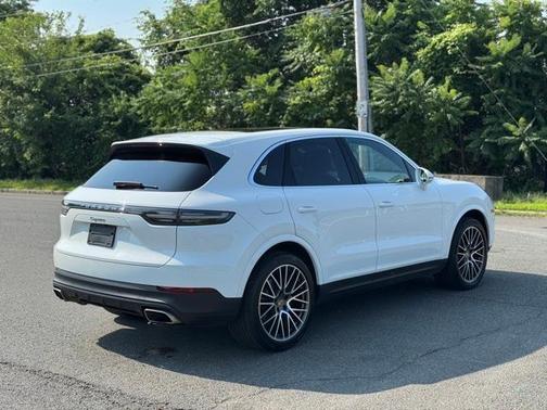 2022 Porsche Cayenne Base