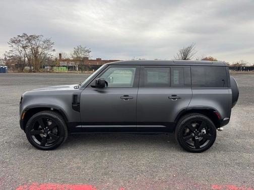 2026 Land Rover Defender 110 X-Dynamic SE