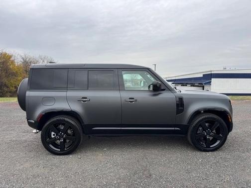 2026 Land Rover Defender 110 X-Dynamic SE