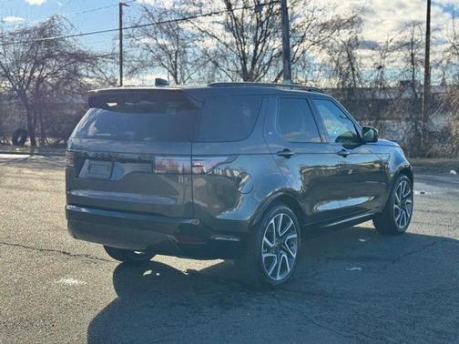 2025 Land Rover Discovery P300 Dynamic SE
