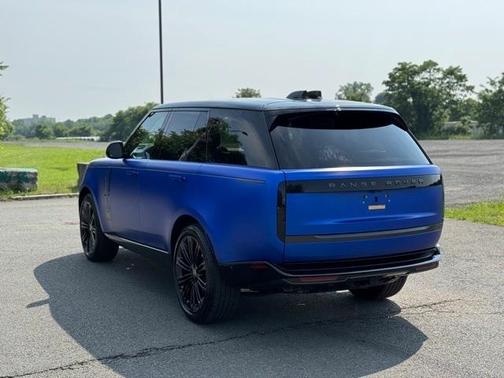 2025 Land Rover Range Rover P530 SE