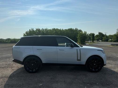 2024 Land Rover Range Rover P530 SE