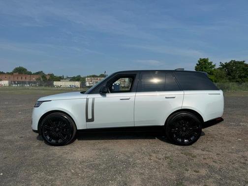 2024 Land Rover Range Rover P530 SE