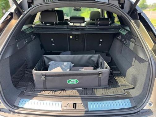 2026 Land Rover Range Rover Velar P400 Dynamic SE