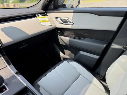 2026 Land Rover Range Rover Velar P400 Dynamic SE