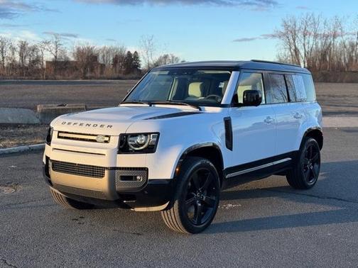 2025 Land Rover Defender P400 X-Dynamic SE