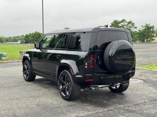 2025 Land Rover Defender P500 X-Dynamic SE
