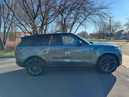 2024 Land Rover Range Rover Sport SE