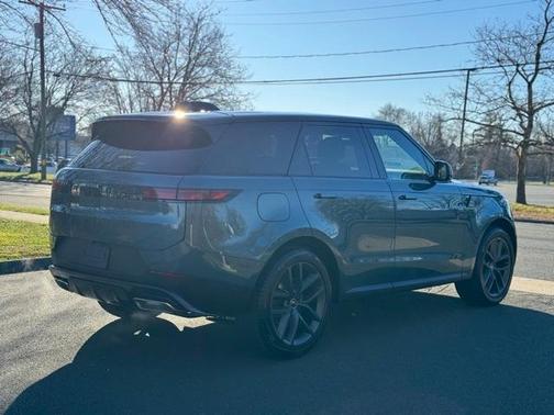 2024 Land Rover Range Rover Sport SE
