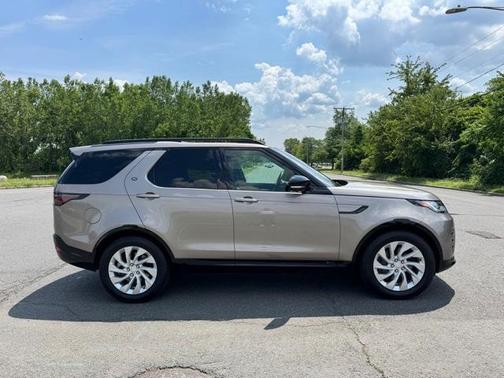 2022 Land Rover Discovery P360 R-Dynamic S