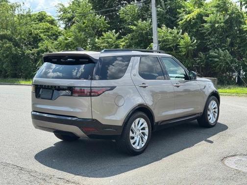 2022 Land Rover Discovery P360 R-Dynamic S