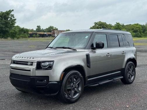2024 Land Rover Defender P400 X-Dynamic SE