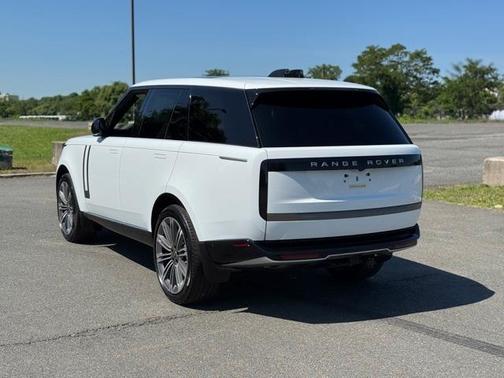 2025 Land Rover Range Rover P400 SE