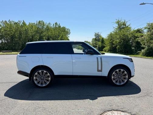 2025 Land Rover Range Rover P400 SE