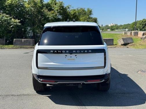 2025 Land Rover Range Rover P400 SE