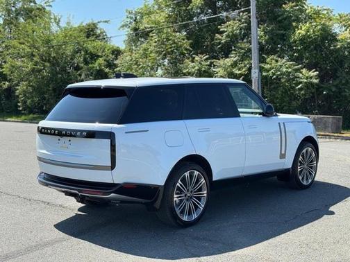 2025 Land Rover Range Rover P400 SE