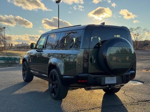 2026 Land Rover Defender X-Dynamic SE