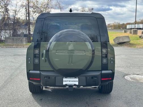 2026 Land Rover Defender X-Dynamic SE